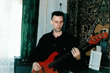 бас гитарист старого состава "Террора" Сергей Ларин