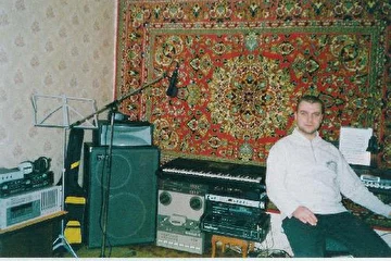 AV Project  это мой проект в котором я представляю произведения написаные и аранжированые мной,в исполнении разных солистов или инструменталки.