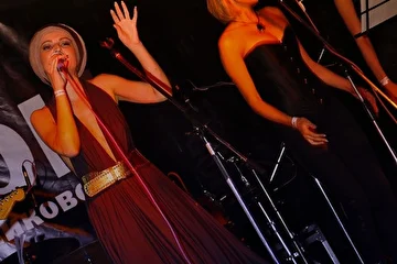Певица XENA (Ксена) на первом сольном концерте в клубе «Гоголь».
http://youtu.be/JamJU3Uqo18 
www.xenamusic.ru
#xenamusic @xenamusic