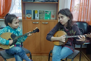 Две сестрички Нина и Варя
