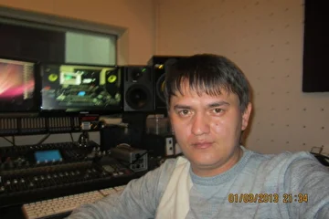 Уалихан Жайлыбаев - аранжировщик, музыкант ( клавиши).