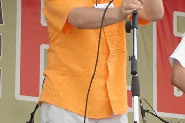 Владимир Бобсель Фильберт, аффтар текстав и главный вокалист, по совместительству отец пакимонав всея Сибири. в группе с осени 2003 года