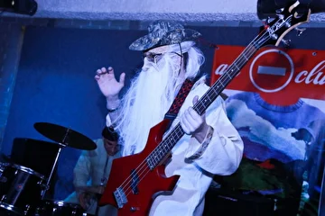 Ярослав Букашкин (Группа Добрый Шубинъ) в рок-баре Кирпич