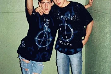Punks not DeaD
