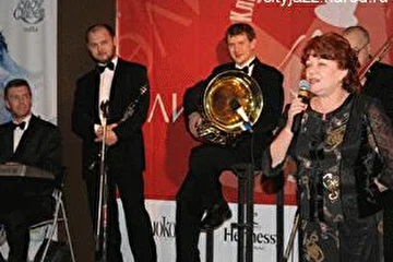 «Moscow City Jazz Band» предлагает, для широкого круга слушателей, как готовые концертные программы, так и специально составляемые для музыкальных шоу, корпоративных мероприятий, рекламных акций, розыгрыша лотерей, свадеб, банкетов и т.д.