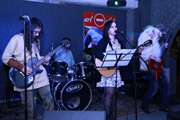 Группа Добрый Шубинъ в рок-баре Кирпич