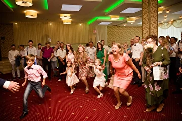 Гости на свадьбе. Ведущий на свадьбу