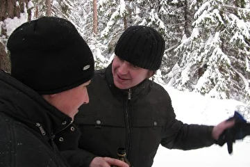 А В ЭТО ВРЕМЯ В ЛЕСУ