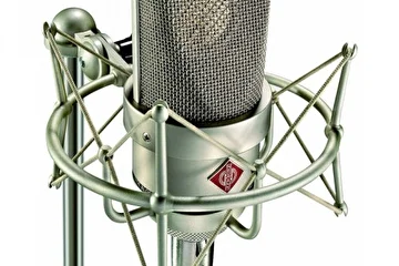 Высококачественный конденсаторный студийный микрофон от легендарной компании Neumann. Идеальный выбор для тех, кто ценит элитный звук Neumann. Линейная частотная характеристика позволяет озвучивать любые инструменты и вокал.