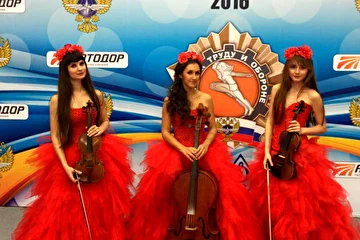 Струнное трио Violin Group DOLLS - живая музыка на соревнованиях