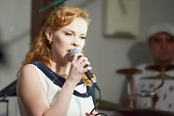 Джазовые вечера в ресторане ДИКСИЛЕНД (Киев). Ригонда BAND с ретро-программой ВНОВЬ ИГРАЕТ РАДИОЛА... Июнь 2013.