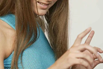 www.leona.su - официальный сайт
www.leonastar.narod.ru - фан сайт