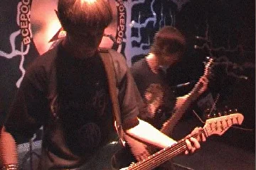 Это фотка с второго концерта нашей группы(Р-клуб),проходящего 24.02.2005.