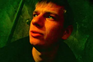 В склепе (в подъезде0