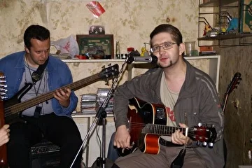 На басу Эдуард Андриасян ("Дарвинион")