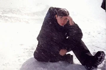 Я перед подьемом на эльбрус. 
Место нахождения (Приют 11) Станция Snow Board's
ЩАС поеду на доске.
