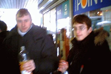 Слева я (DJ Demonnn), справа данек мой друг и идейный вдохновитель. Мы бухаем у метро.