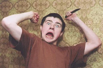 Это я с ножом ! что страшно да?