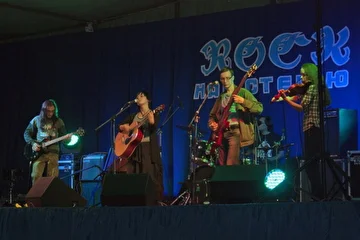 Группа Добрый Шубинъ на сцене фестиваля Рок над степью 2016, Большая Глушица