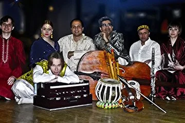 Left to right

Praveen, Alexander Tchasrki, Veronika Shabashova, Anil Dixit,
Farid Kayumi, Ustad Shefta, Elena Alexeyeva