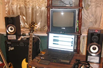 студия звукозаписи "На хате у бабули"

2009-2011 год