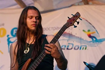 Группыа "Наваждение" на главной сцене Фестиваля стихий WAFEst на Горьковском водохранилище, 2012 год