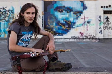 Михаил Крюков - гитарист группы Добрый Шубинъ