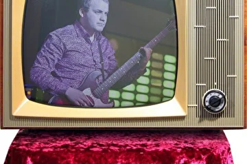 Александр Приставка - бас-гитара