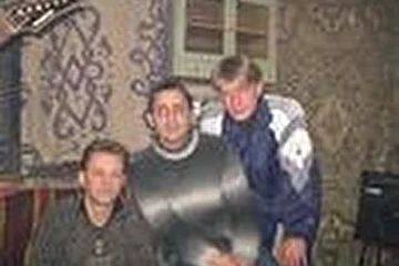 наш лучший друг Юра Зорин (в центре).