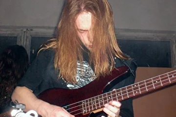 Алексей Дылдин - бас гитара