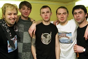 Фото сделано в гримерке паба "100 ручьев" 12.04.2003