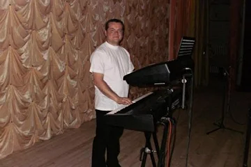 Проверка клавишных перед концертом )))