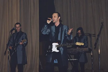 С.Сидель в составе гр."Александровский сад" 1995год.