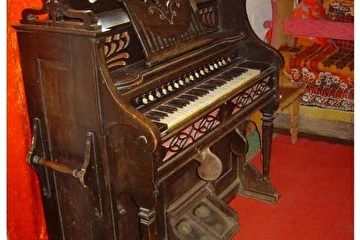 Орган (фисгармония)