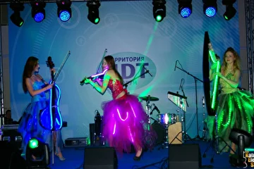 KATRIN ELECTRO SHOW, Катрин Электро Шоу, арфа, арфистка, электроарфа, электроарфистка, скрипка, скрипачка, электроскрипка,электро скрипка, электро скрипачка, электро арфа, электро афристка, электро виолончель, электро виолончелистка, электро альт, электро альтистка, электроскрипачка, музыканты, виолончель, виолончелистка, электровиолончель, электровиолончелистка, альт, альтистка, электроальт, электроальтистка, скрипичное шоу, артисты, струнный квартет, harp, violin, cello, electric, electro, квинтет, трио, дуэт, матрёшки, matryoshki russian style, фолк, народная музыка, классика в современной обработке, секстет, русско-народная музыка, народная, русская, matrЁshki, световое шоу, неоновое шоу, свтодиодное шоу, светодиодные костюмы, неоновые костюмы