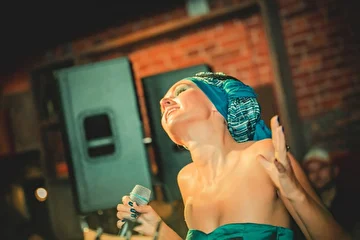 Певица XENA (Ксена) в петербургском «Daily Bar» в рамках серии вечеринок «Music Jam». 
www.xenamusic.ru
#xenamusic @xenamusic
