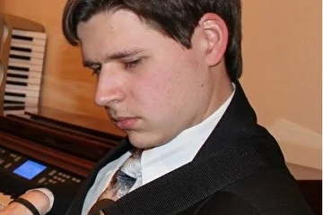 Вокалист, аранжировщик, клавишник.