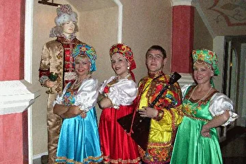 Песни для буржуев всегда полезное занятие!