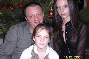 Сергей Ахунский с дочками