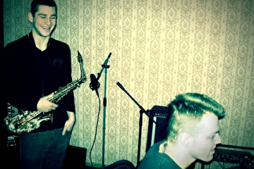 Официальная страница ВКонтакте: http://vkontakte.ru/altavistaband

В проекте RealMusic: http://www.realmusic.ru/altavistaband/