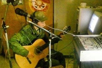 Радиоузел солдатского клуба - студия звукозаписи дебютного альбома ВИА Няшки