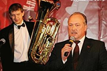 «Moscow City Jazz Band» представляет качественную музыку различных стилей и направлений — отечественную и зарубежную.