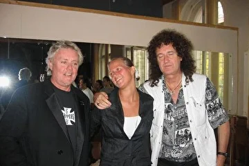 Совсем недавно (2004 - 2005 гг.) участники  коллектива приняли участие в мюзикле  "We will rock you" (бэк-вокал).