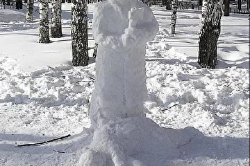 зима заканчивается - конкурс снежных скульптур не окончен