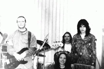 На базе у Николая Богана -  М. Сокол. 1994 г.
At our rehearsal place - the studio of Nicolai Bogan near Sokol Metro station, 1994