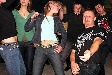 Наш фан-клуб - http://vkontakte.ru/club41605
САЙТ гр. "КРОМЕ" - www.krome.ru
Ближайшие концерты в ПИТЕРЕ - 9 и 21 апреля. Подробности здесь - http://www.realmusic.ru/kromespb