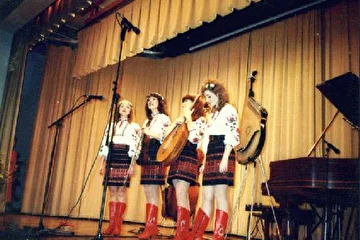 Наталья Мартынова, Оксана Юшкова, Татьяна Маслак,
Светлана Коваленко (слева направо)