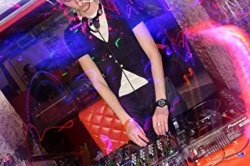 Dj Alex lume
