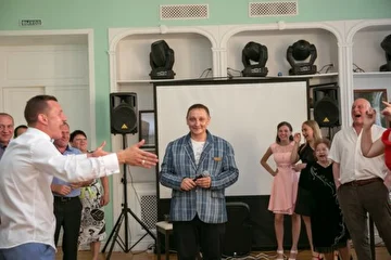 Веселые конкурсы на свадьбе от Андрея Весельчакова.