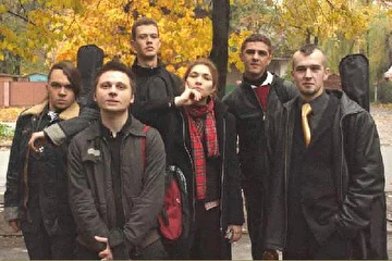 Слева на право: Бур, вокалист Чик,  оператор-режиссер-звукач Виталий, Жанна, Юра, Пила